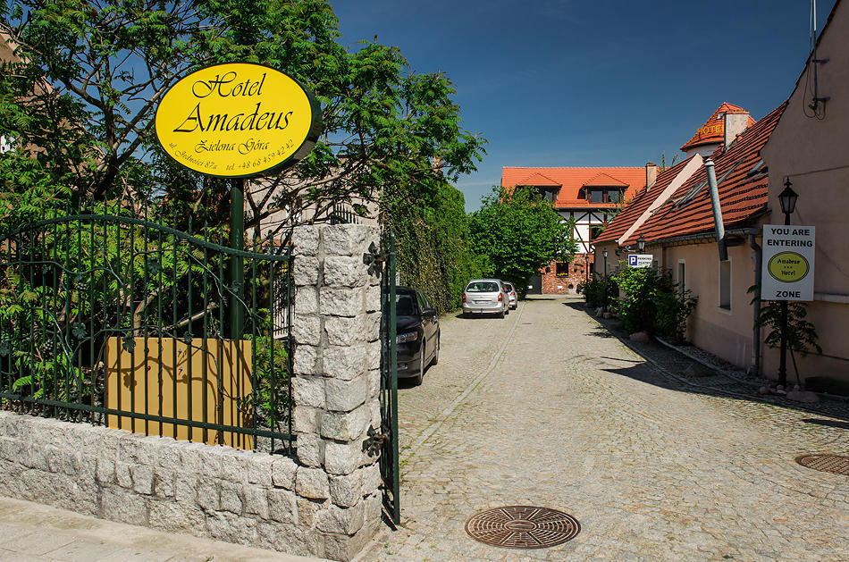 Amadeus Hotel Zielona Gora Экстерьер фото